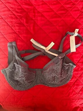 NWT Victoria's Secret Charcoal Lace Underwire Bra